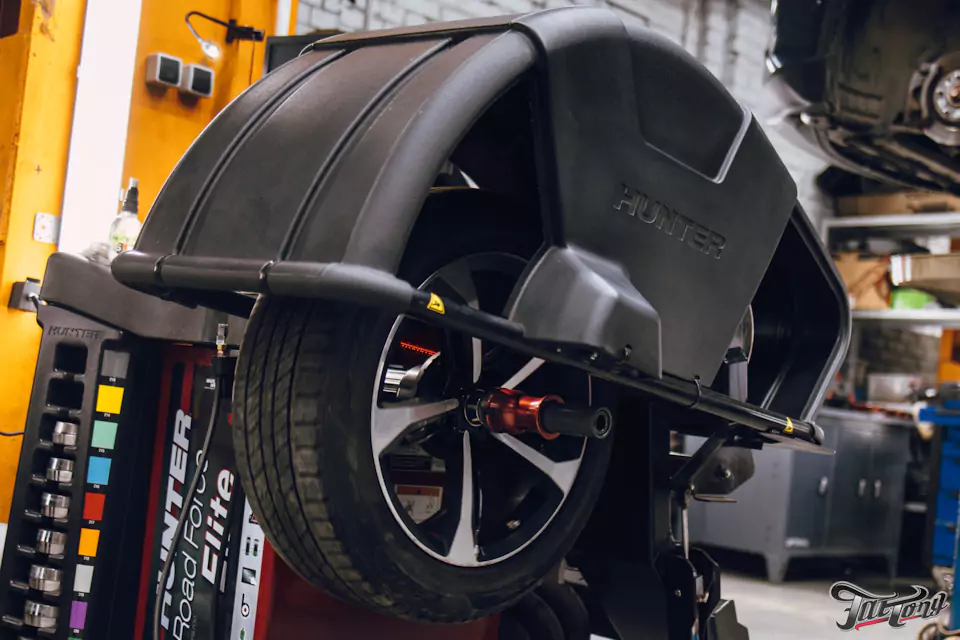 Большое плановое техническое обслуживание Nissan X-Trail и фирменный Шиномонтаж на вибростенде с адаптацией и балансировкой на стендах Hunter